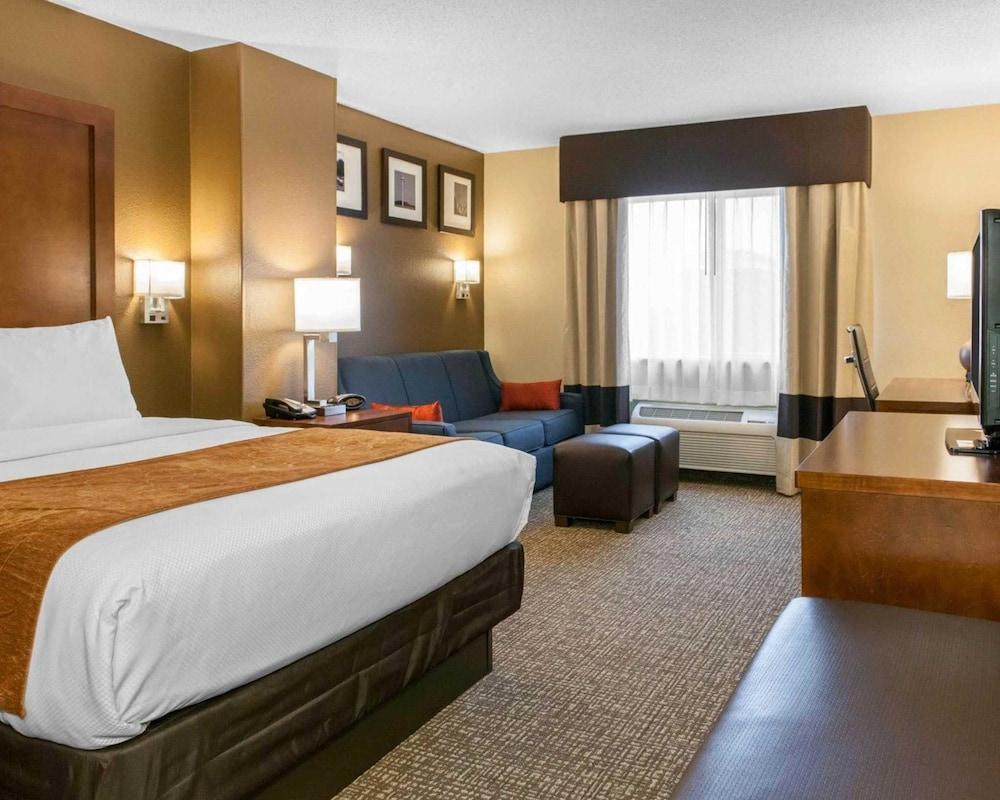 Comfort Suites Terre Haute University Area Exteriör bild