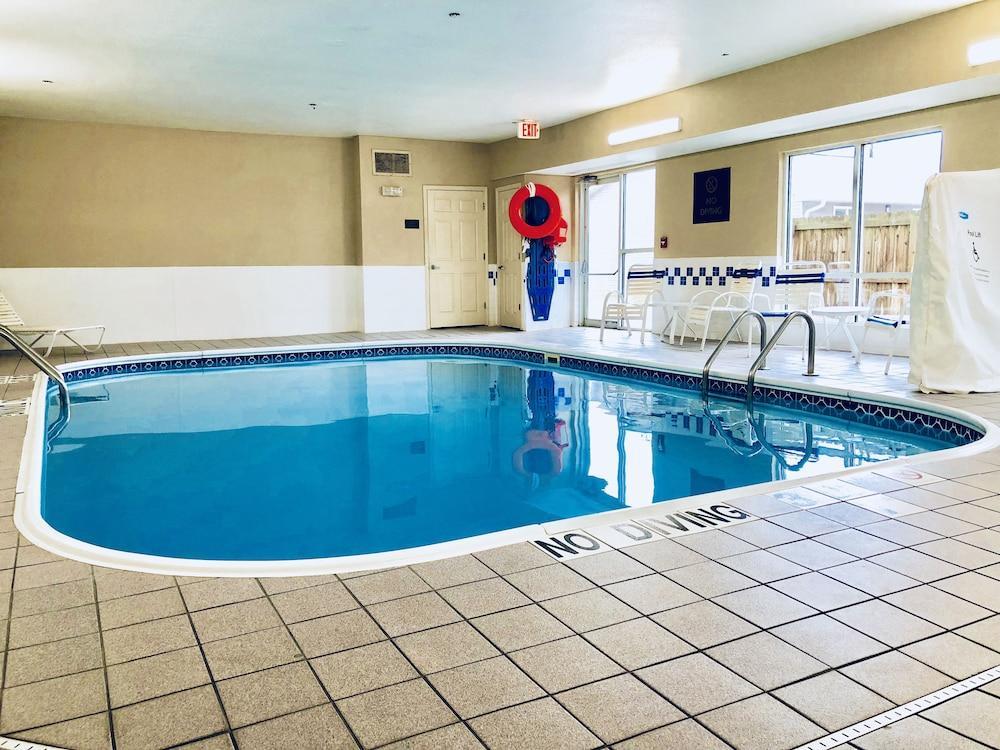Comfort Suites Terre Haute University Area Exteriör bild