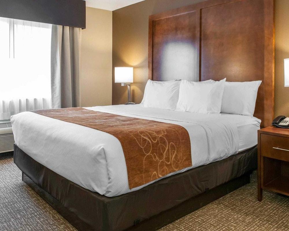 Comfort Suites Terre Haute University Area Exteriör bild