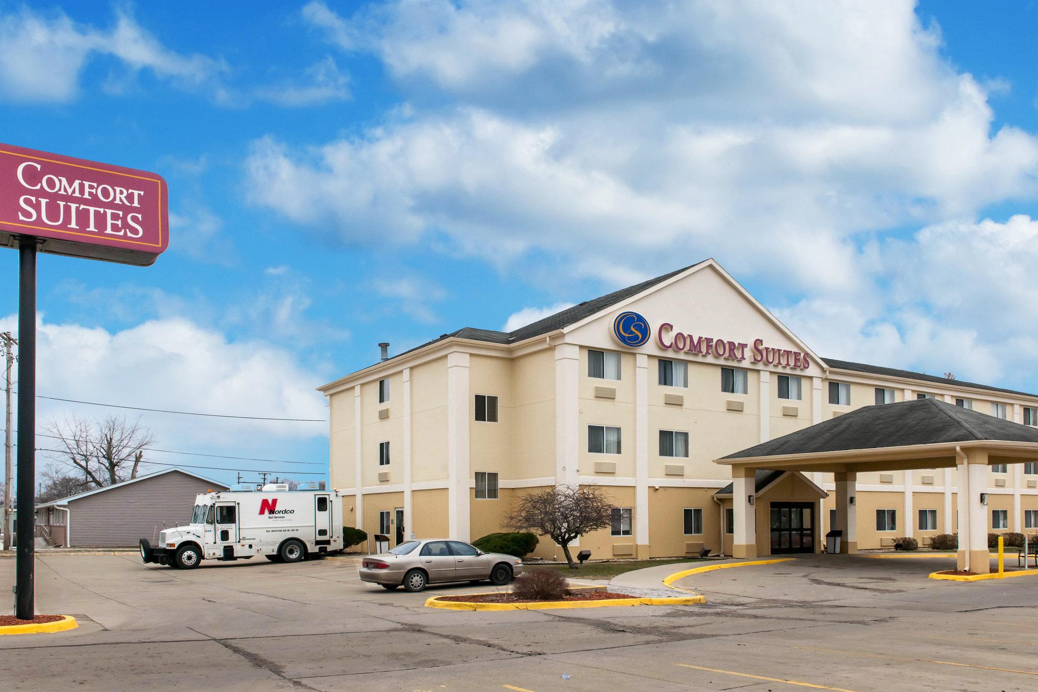 Comfort Suites Terre Haute University Area Exteriör bild