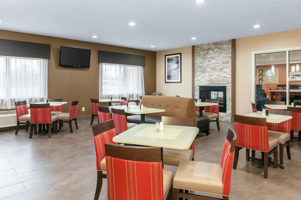 Comfort Suites Terre Haute University Area Exteriör bild