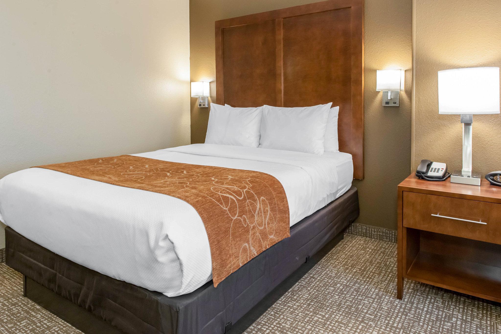 Comfort Suites Terre Haute University Area Exteriör bild