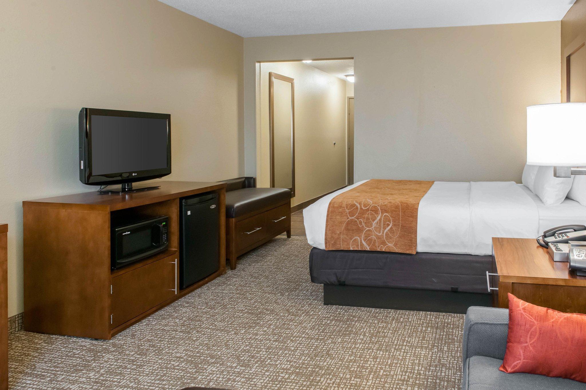 Comfort Suites Terre Haute University Area Exteriör bild