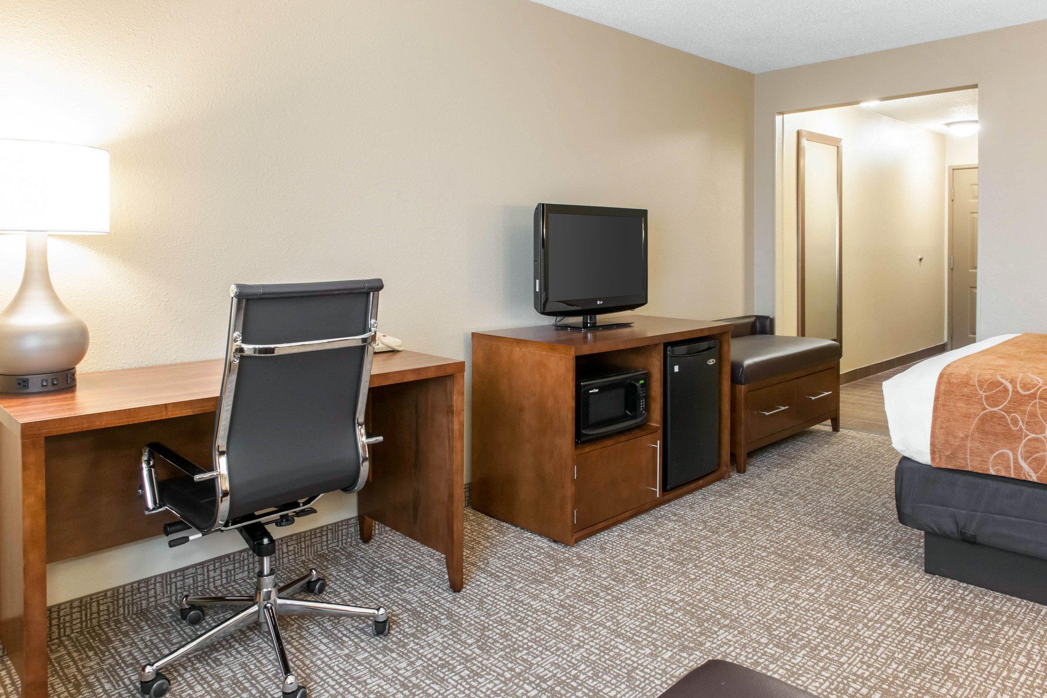 Comfort Suites Terre Haute University Area Exteriör bild