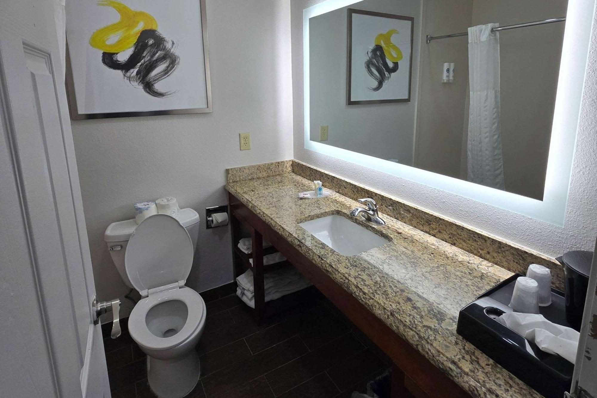 Comfort Suites Terre Haute University Area Exteriör bild